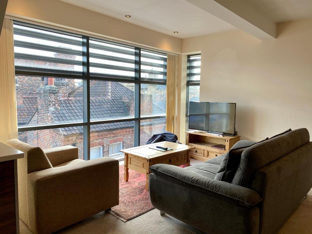 Churchill Two Bedroom Apartments With Free Parking And The Minster View York Ngoại thất bức ảnh
