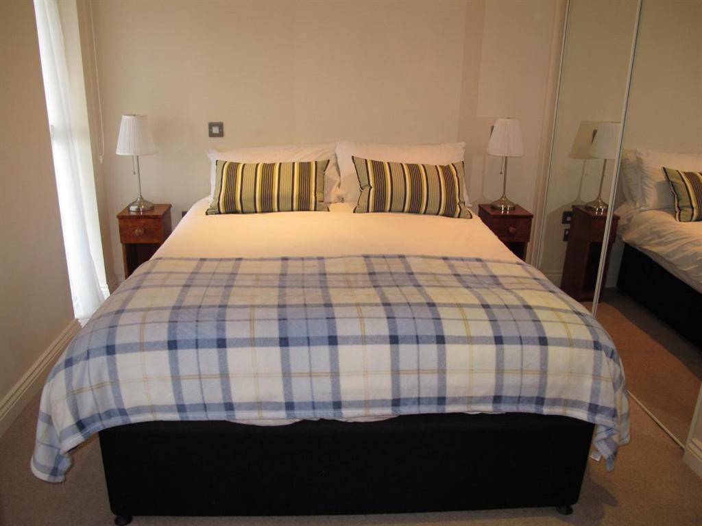 Churchill Two Bedroom Apartments With Free Parking And The Minster View York Phòng bức ảnh